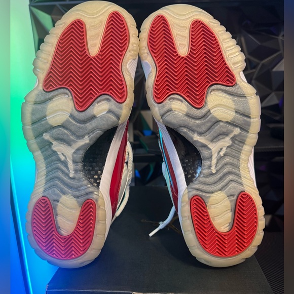 Jordan 11 - Picture 6 of 11